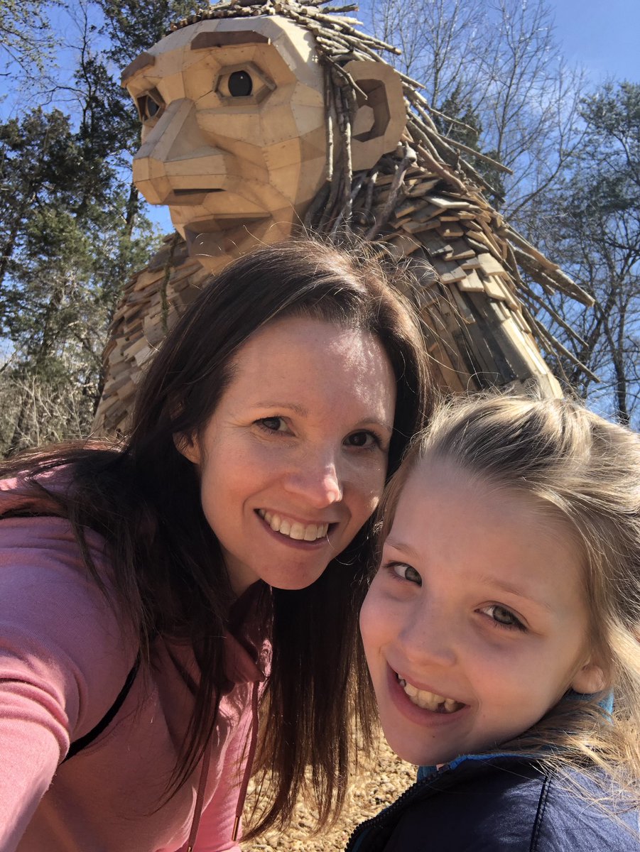 TraciSchuler's tweet photo. A “giant” selfie today at Bernheim Forest  #kentucky #bernheimforest https://t.co/Q15V0vIIqw