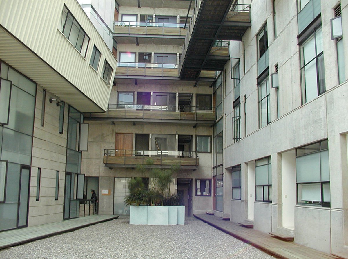 ambraarchitect's tweet photo. JSa | Legado: Veracruz 85
Año: 1999
Equipo: Javier Sánchez, Lorenia Castillo @lorenia_eco, Roberto Lescano, Rubén Lechuga
Fotografías: JSa
—#JSaPromotora #JSa #Arquitectura #CiudadDeMéxico #Condesa #CDMX #ArquitecturaResidencial #Architecture #Residential #MexicanArchitecture https://t.co/bmXp5NiJZT