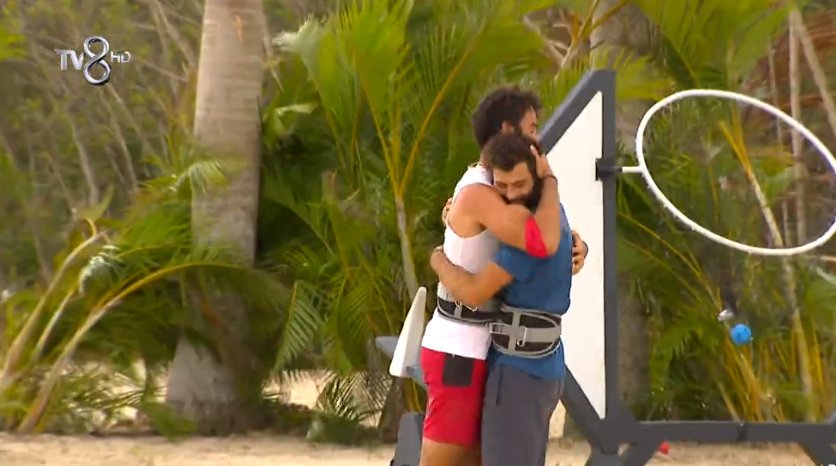 ooseverizz's tweet image. Bu iki çocuğa iyi bakın ikisi de performansları konusunda haksız eleştiriye uğruyorlar defalarca potaya yazıldılar ve sakatlıktan yeni döndüler.Şimdi beraber oyun kazandılar 
Nice başarıları olsun 
#Spyros #AtakanIşıktutan  #survivor2019