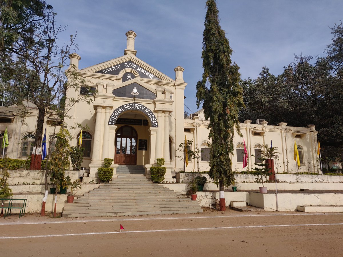 AdityaRajKaul's tweet image. Had a wonderful opportunity to address officers of the @crpfindia on information warfare, conflict and media at the Internal Security Academy in Mount Abu, Rajasthan. Not an easy task to return to the class. That too not as a student. Great interactive session with the finest.