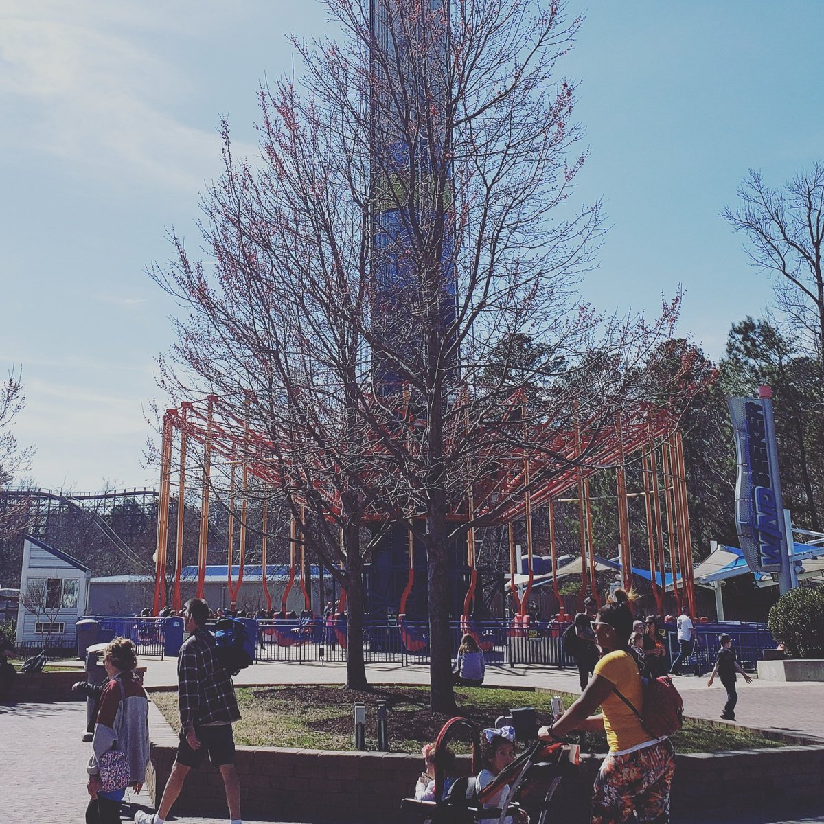 TravelsSeven's tweet photo. This one is a little harder than yesterday's pic... guess this ride at Kings Dominion! #kingsdominion #cedarfairparks #HumpdayVibes https://t.co/ysumlyqZ7v