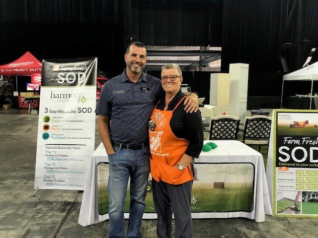 HarmonyOrangeHD's tweet photo. 👋 to HD SM Kimberly Williams (@venice0273) &amp; our own TM Bob Blum (@harmonyorangerb) who attended a lovely PRO Event at @FeldEnt that gathered over 600(!) HD Associates. 

We got to speak about our lovely SOD Program &amp; managed not to get run over by a MONSTER TRUCK! #HomeDepot https://t.co/B7NQxOZxPx
