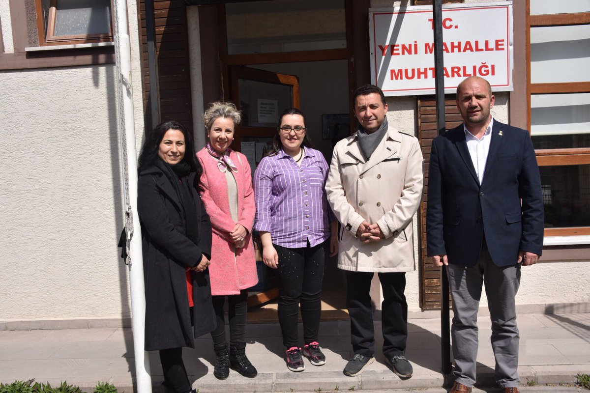 Yeni Mahalle muhtarımız Aysun Hanımı ziyaret ettik. Allah işlerinde kolaylık versin. Birliğimiz daim olsun.