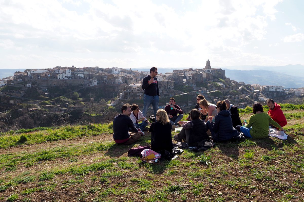 CasaNetural's tweet photo. #agriculture and #food are not just about #production and consumption. They are about relationships and care, too, – care for each other, care for the land, care for living systems. If you agree please comment and share this #socialfoodgreenpaper https://t.co/cqSV2ouivp https://t.co/jFOf6QqseY