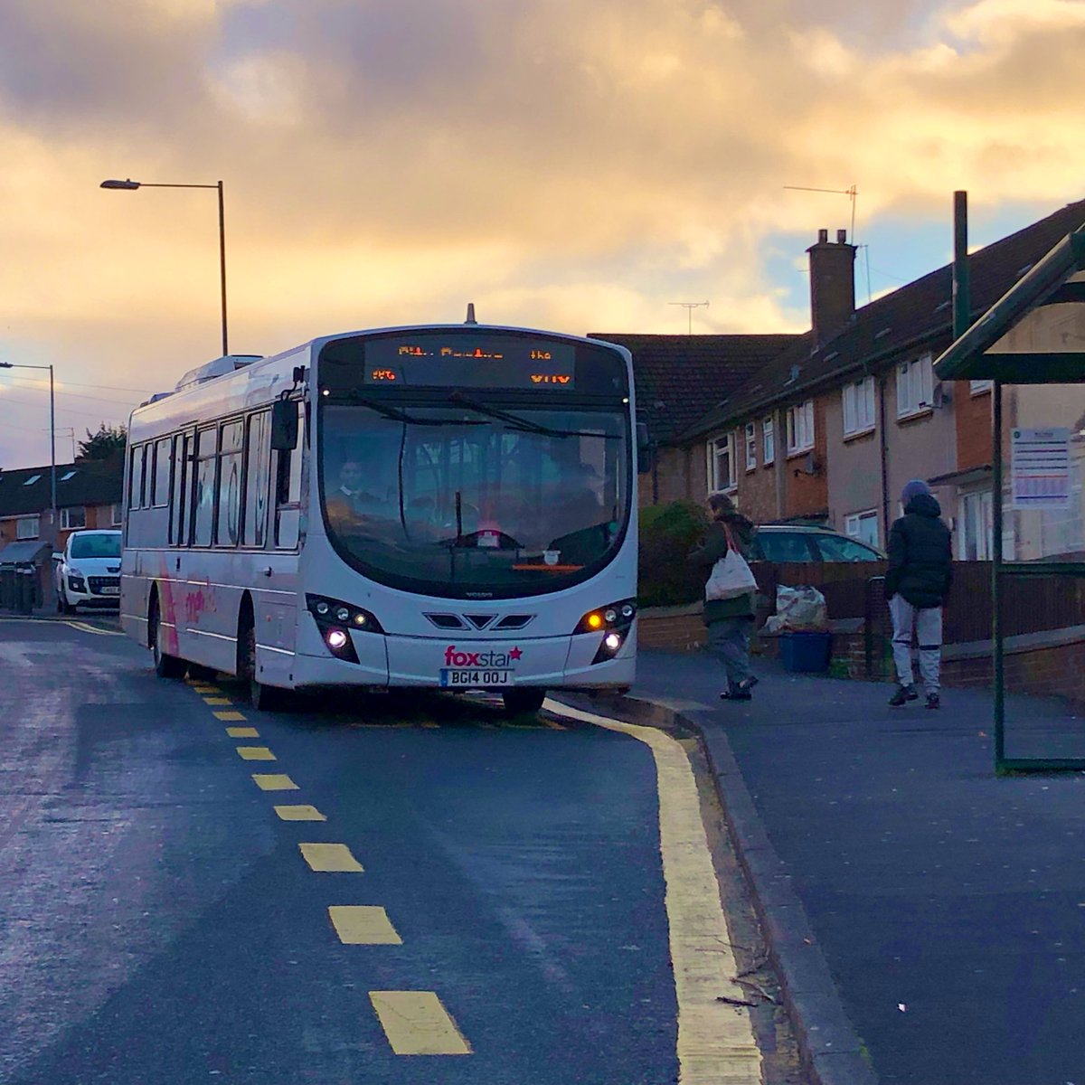 FoxStarBus's tweet photo. Save £££’s with our weekly tickets! 

✅ adult and child tickets available 
✅ buy from the driver 
✅ we’ll give you change 
🛑 AND!!! You can win £140 in our prize draw with your ticket number. https://t.co/P6BEICeUm6