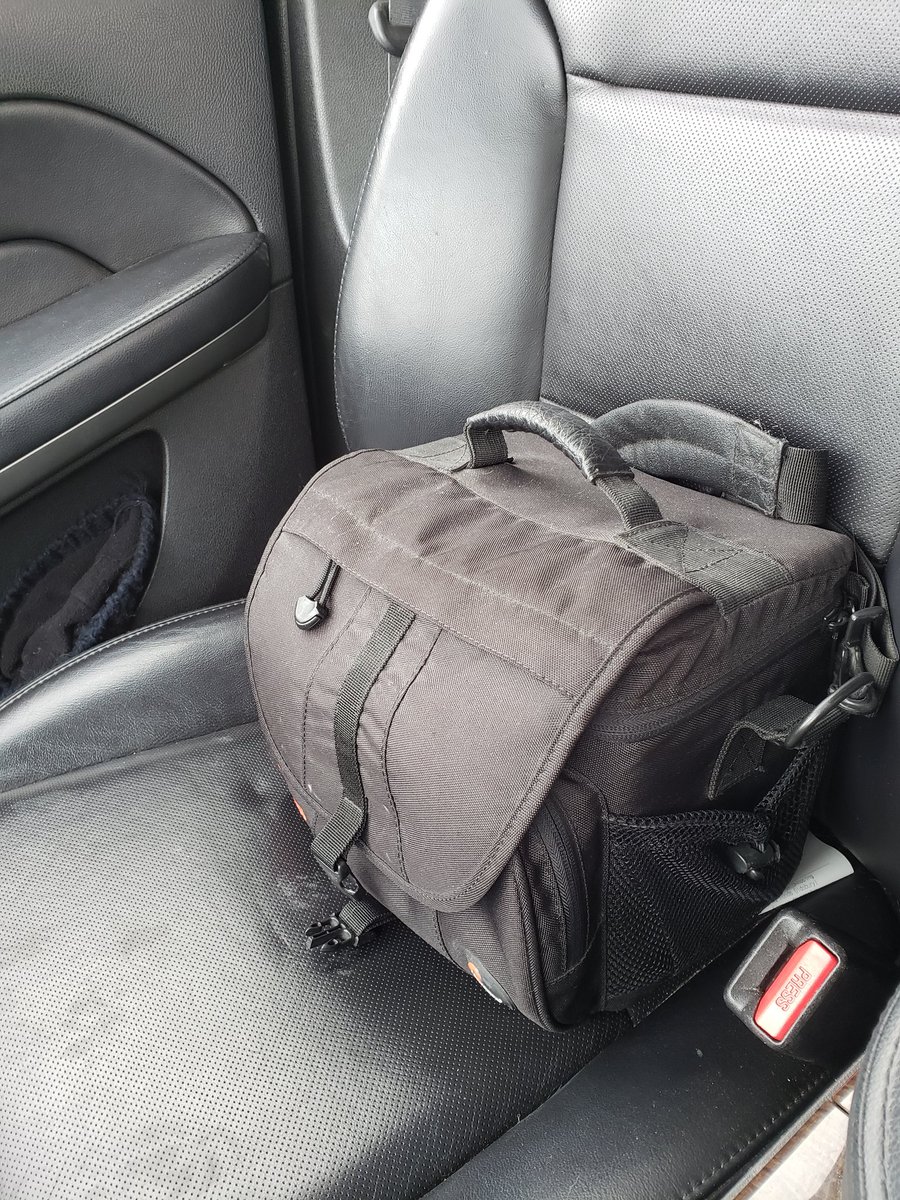 ABStormChaser's tweet photo. I've decided that if I start hauling this around with me again that spring will actually come. Yes, those are muddy cat prints on my seat. #acreagelife #winterinmarch #canon #ABStorm https://t.co/W8NxKrCRp9