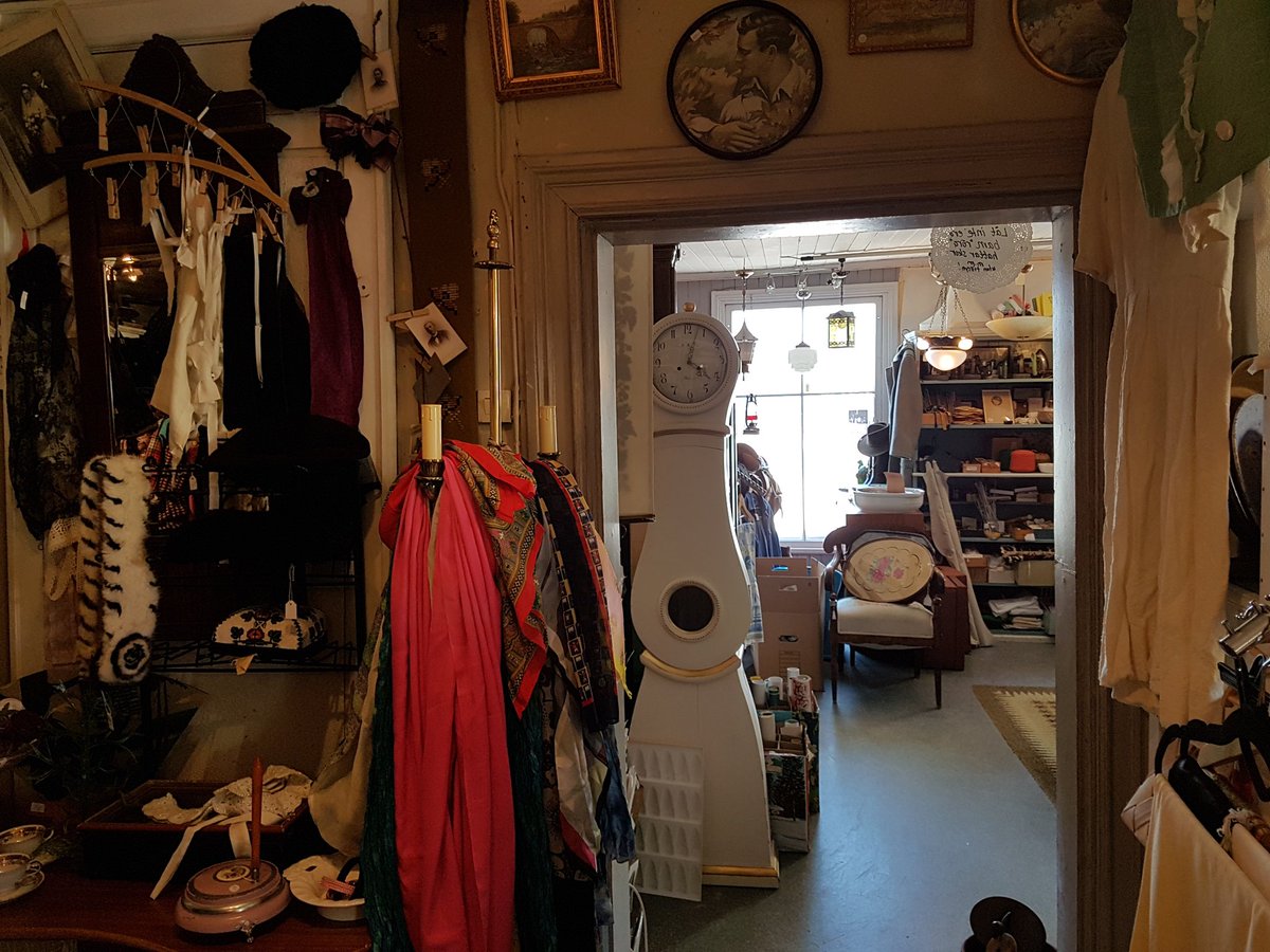 sticklingens's tweet photo. Nora Diversehandel.
#nora #bergslagen #utflykter https://t.co/f0dXzESBoN