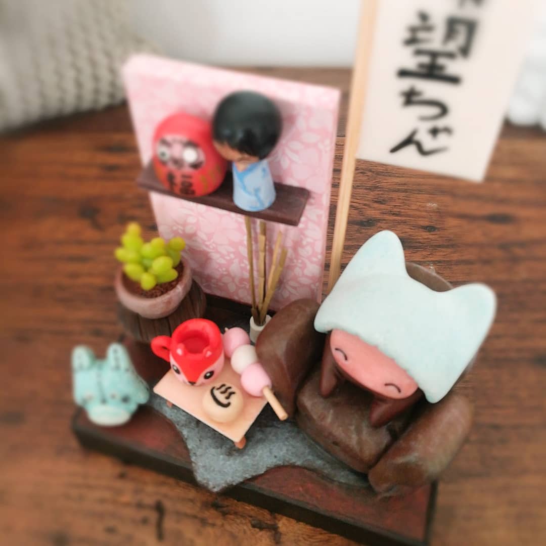 kiboochan's tweet photo. Working on the shop for the next update this friday at 6pm french time 😉😅 #kiboochan #daruma #japanlife #figurine #kawaii #cute #cat #succulent #polymerclay #miniature #miniscene #kiboo #giftidea #shopupdate #totoro #ghibli #artoys #oneofakind #kokeshi #cocooning #homesweethome https://t.co/0hyJO0NXkn