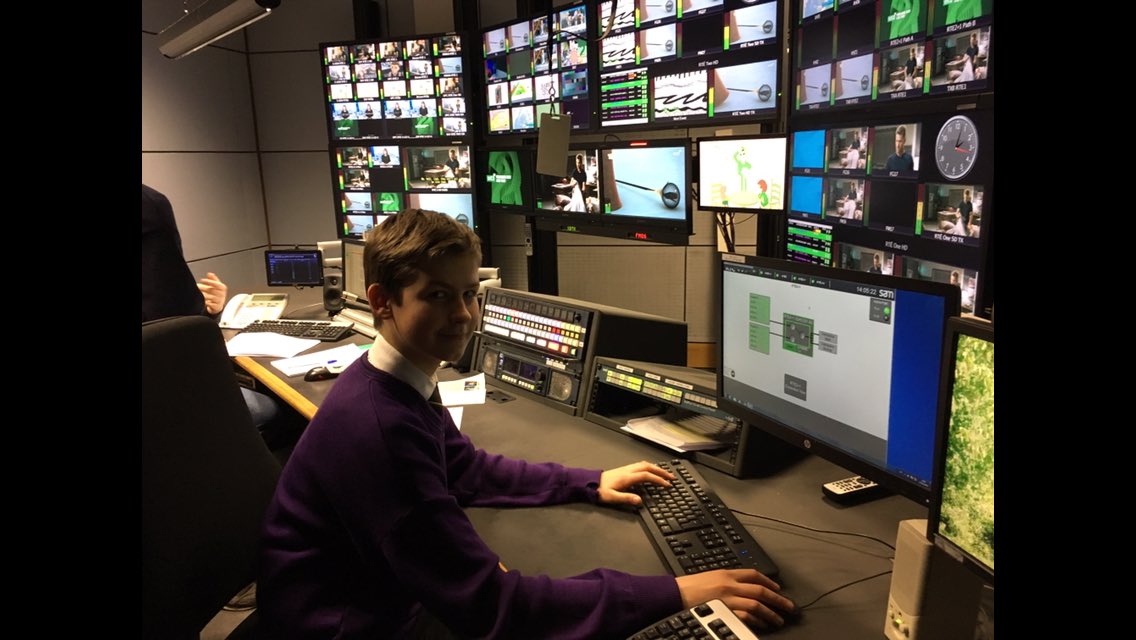 Thank you <a href="/AudreyMcGrath/">Audrey McGrath</a> and <a href="/rtenews/">RTÉ News</a> <a href="/rte/">RTÉ</a> for welcoming us today. Our  #digitalchamps @Dept_CCAE <a href="/lecheiless/">Le Chéile Secondary School</a> really enjoyed an informative day. 👍