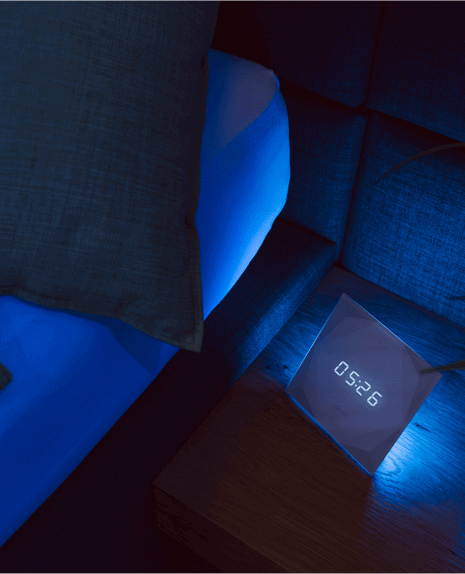 LoxoneFR's tweet photo. Ce n'est pas un réveil, ni un bouton tactile, ni un écran. Ce n'est pas non plus une lumière d'ambiance, ni un simulateur d'aube. Le Touch Nightlight est tout ça en même temps. Découvrez notre dernière nouveauté maintenant 👉https://t.co/dOIl1DyMcQ 👈 https://t.co/JSHv3rXriW