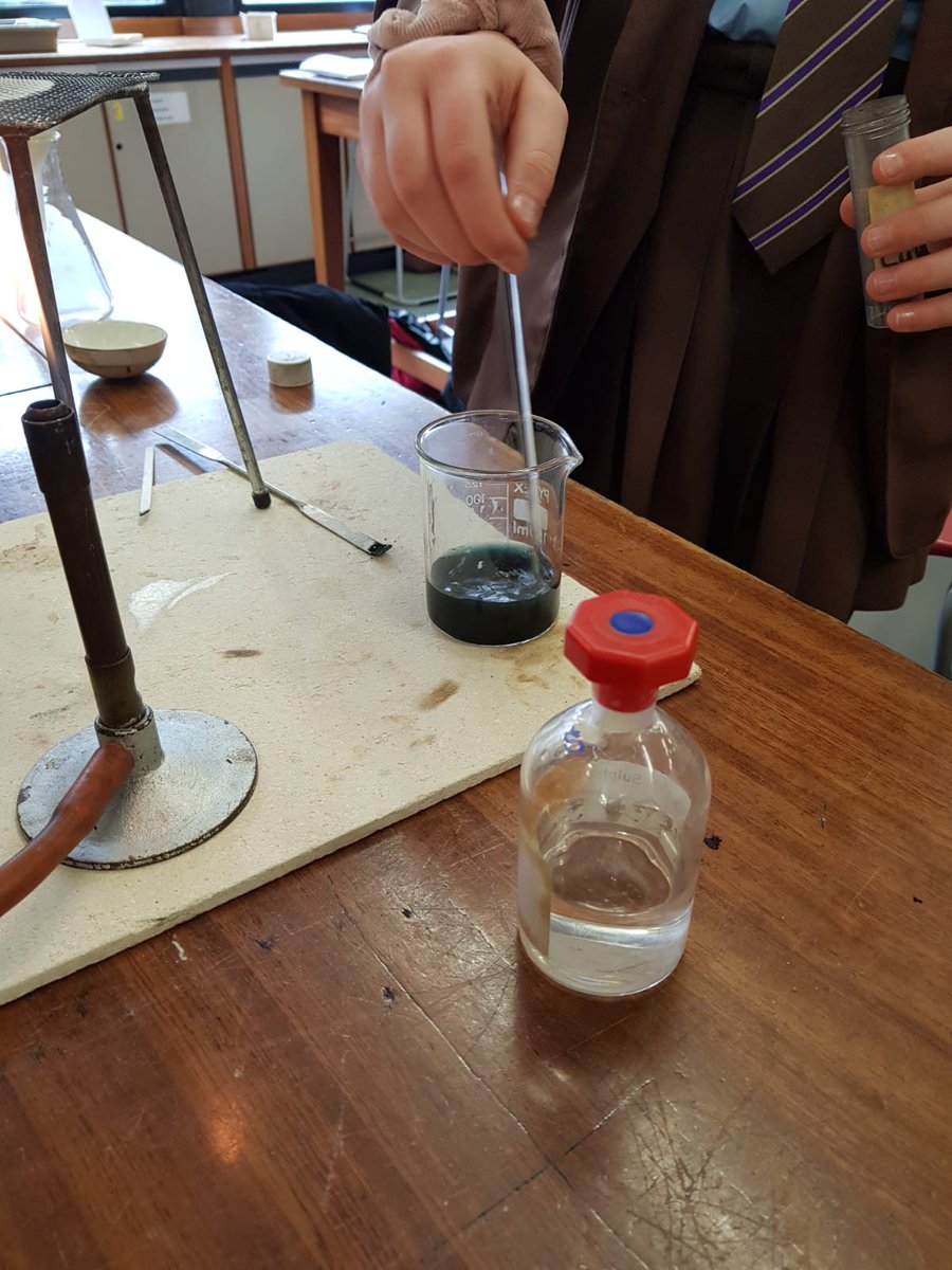 tsc_science's tweet image. 9k1 making copper sulphate during the Chemistry #requiredpractical with Miss Fletcher