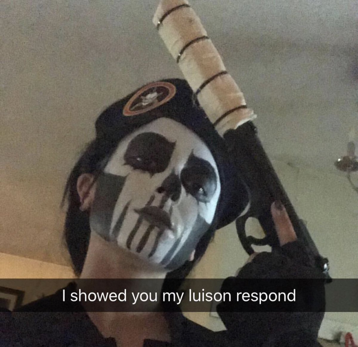 Teasing_Hacker's tweet image. taina, no pls