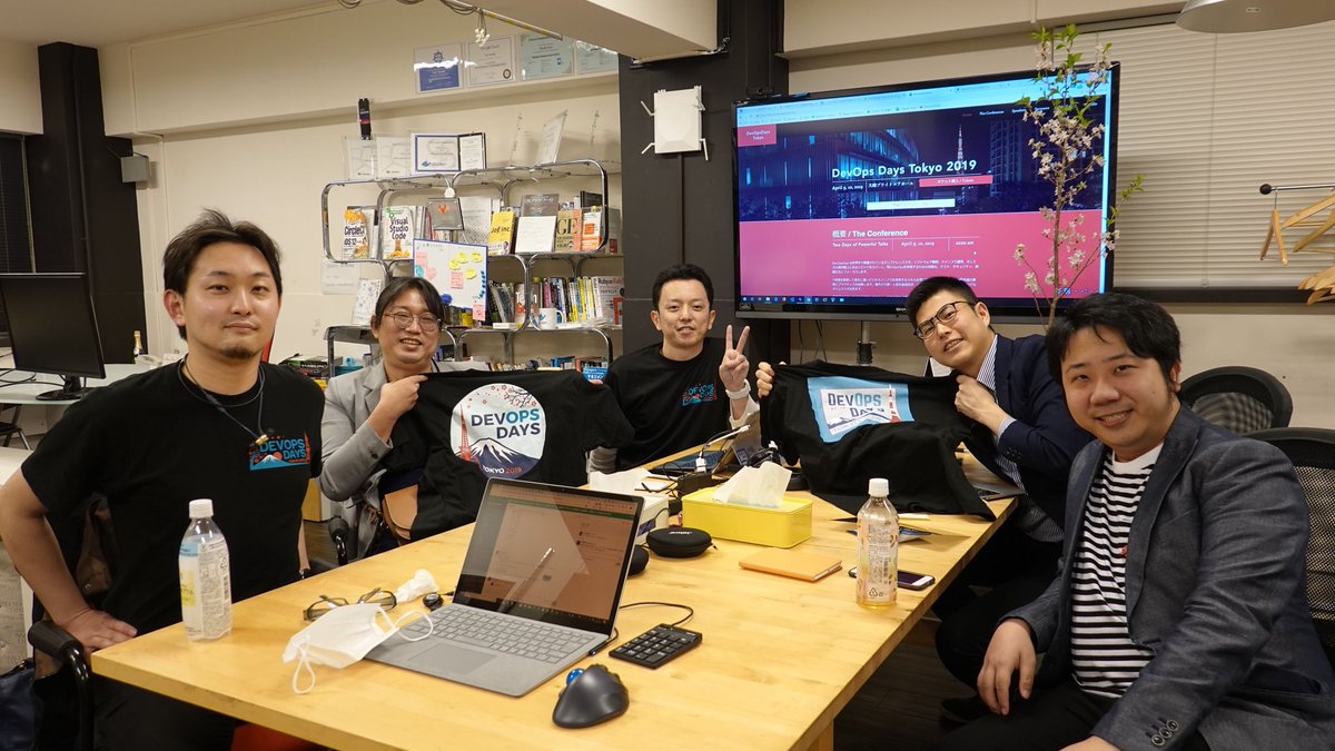 DevOpsDaysTokyo's tweet image. 本日のミーティングも無事終了！
タイムスケジュールの公開も完了して一安心、と言いたいところですが、イベントが終わるまでまだまだ気合いを入れていきます💪