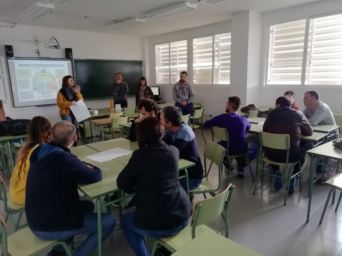 CepFormentera's tweet photo. Acabem el FeC d'aprenentatge Cooperatiu amb un claustre pedagògic on tot el professorat del #IESMarcFerrer ha pogut vivenciar els diferents àmbits https://t.co/Xz1W1RNL0G
