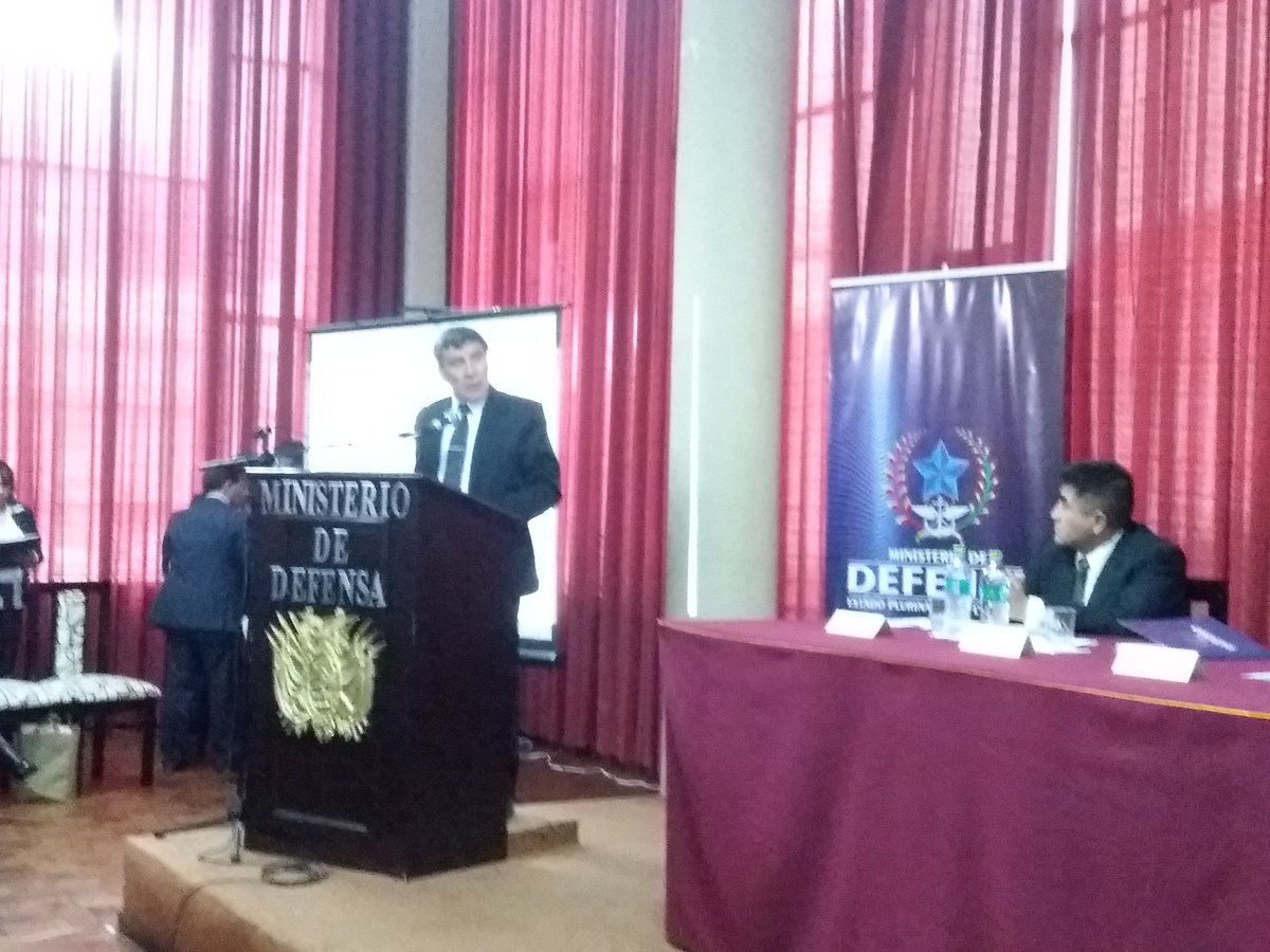 mindefbolivia's tweet photo. #Ahora / Viceministro #Begazo explica datos sobre la programación del #POA-2019 del Viceministerio de Defensa y Cooperación al Desarrollo Integral https://t.co/mhzq1rYjnN