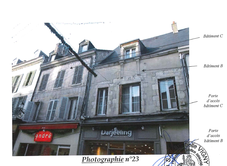 CELCEVILAIN's tweet photo. Vente aux enchères publiques - Des biens et droits immobiliers dépendant d’un immeuble en copropriété sis Commune de MONTARGIS (Loiret) 62 rue Dorée - MISE A PRIX : 45 000,00 €. 🤩
https://t.co/P8aTBtr0c4 #Loiret #Immobilier #Vente #Avocat #Justice https://t.co/TIv5WrWxBH