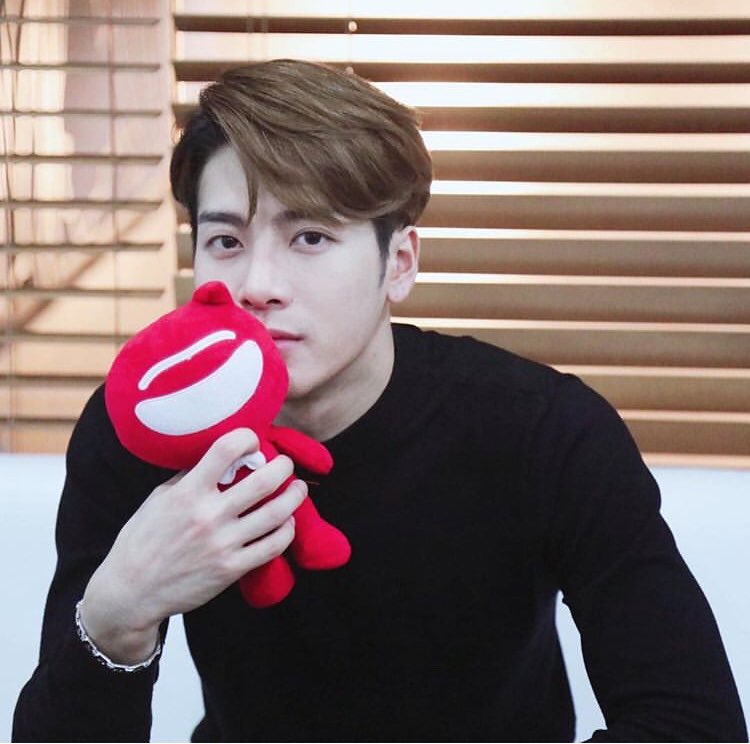 KnackyWang's tweet photo. May this year be a breakthrough year for you! I hope that all your stars keep shining and your biggest dreams come true. Congrats on another great year.
#laklakjupjup
#HappyJacksonDay
#DADDYJACKSONsDAY
#WeMadeIt_ForJackson
#JacksonWang
#GOT7 #TEAMWANG
#HappyBirthdayJacksonWang https://t.co/RPlXSIBwbk