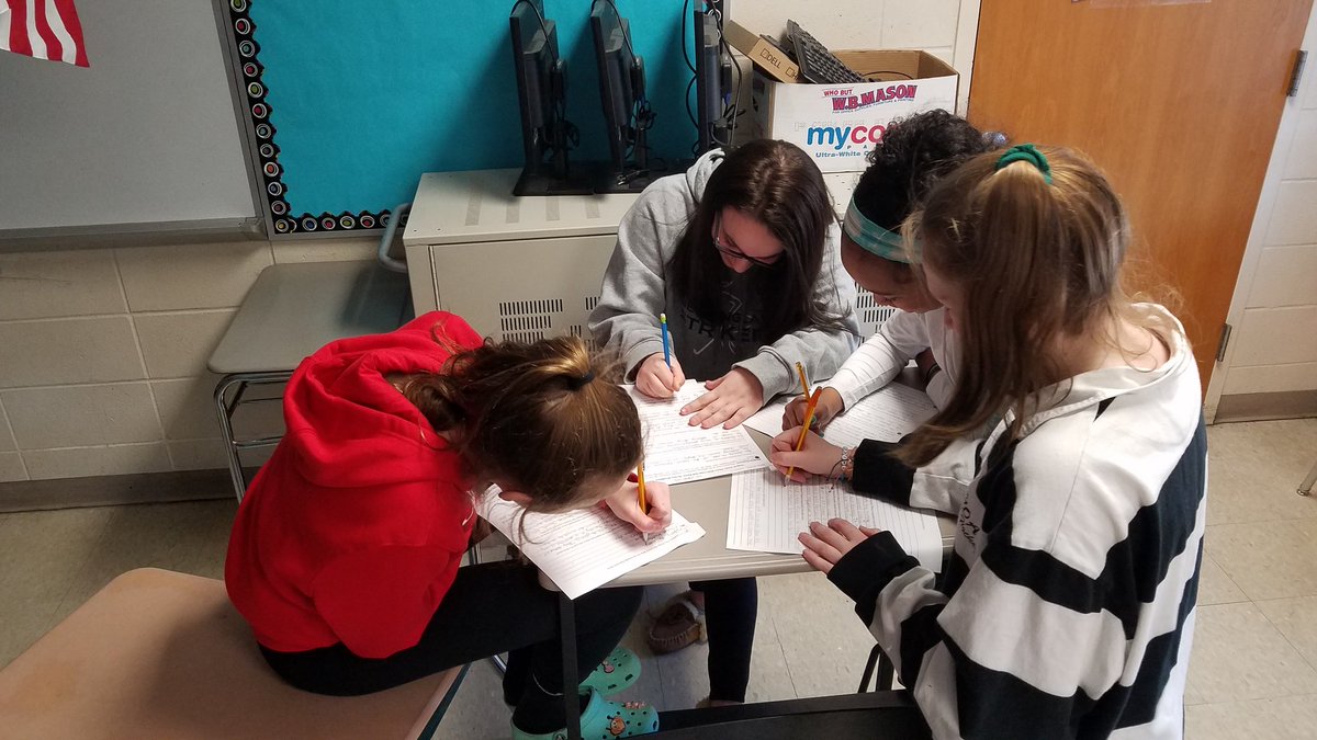RSkidmoreQMS's tweet photo. After working in small groups to prepare their ideas, these students were excited to get together for a full class discussion! #collaboration #excitedtolearn #strikeapose #QMS225 #QMSGold #QMSRocks https://t.co/lPKZVLOCrX