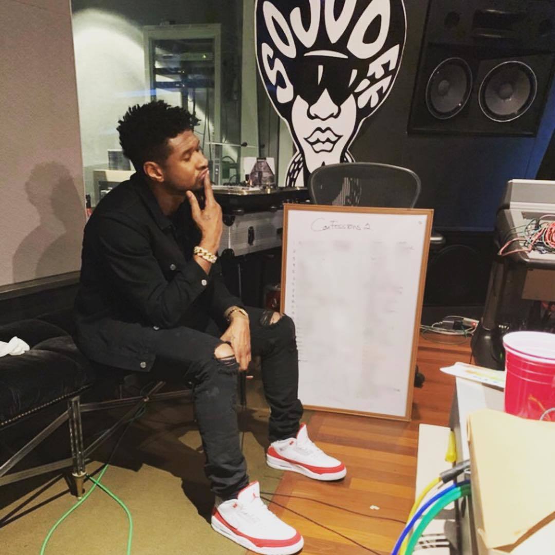 ComplexMusic's tweet photo. Hold up...@Usher got 'Confessions 2' on the way? 👀 https://t.co/nJWnZZX0U9
