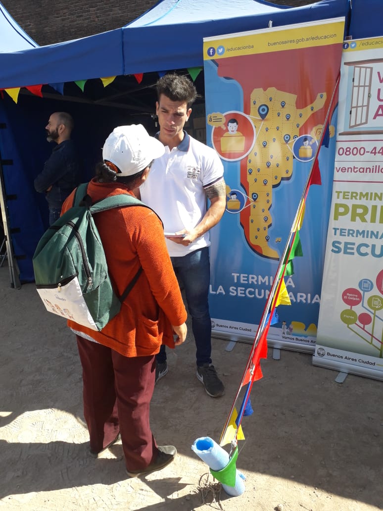 GOBACE2016's tweet photo. @EstratJoven y #Terminalasecundaria presentes en el "Estado en tu Barrio"🙋‍♂️ hoy te esperamos hasta las 14hs en el Barrio Rivadavia I - Plaza de Jesús Romero! https://t.co/lsLLyblsrX