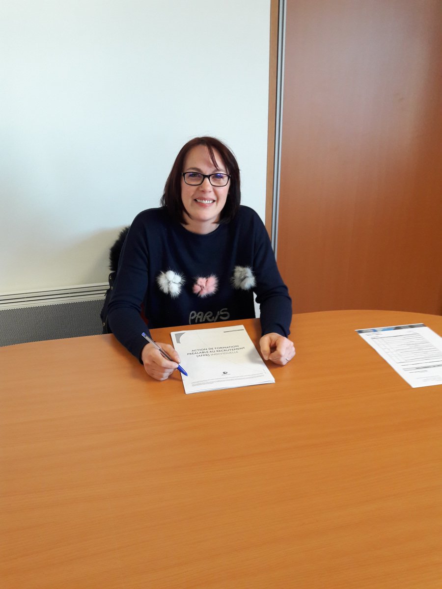 #VersUnMétier #poleemploiblain Une belle histoire🙂 Après 20ans caissière, Une formation 400h pour Me DUPONT pour devenir poseuse de menuiserie PVC Atlantique Ouverture à Vigneux de Bretagne.👍