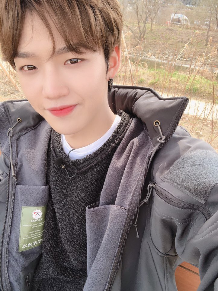 [#MXM/#임영민] 보고 싶어서 찾아왔어요 봄바람이 불어오네요 오늘도 수고 많은 우리 팬분들 내일도 파이팅!!