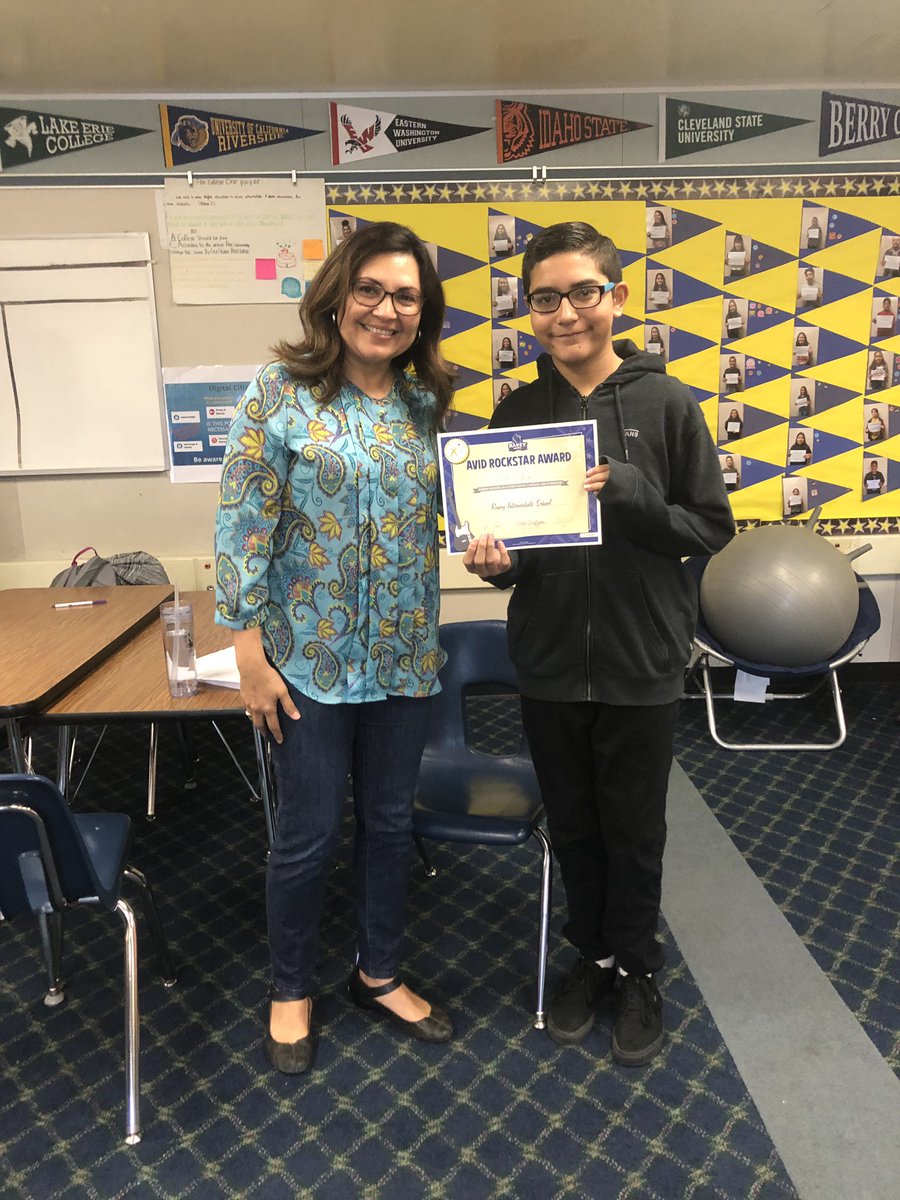 RaneyKnights's tweet photo. AVID Rockstar morning awards. Thanks Raney parents for supporting your awesome students!     #RaneyRocks #ThisisAVID @RaneySchool @RIMSAVID https://t.co/qUOfaOkkJ4