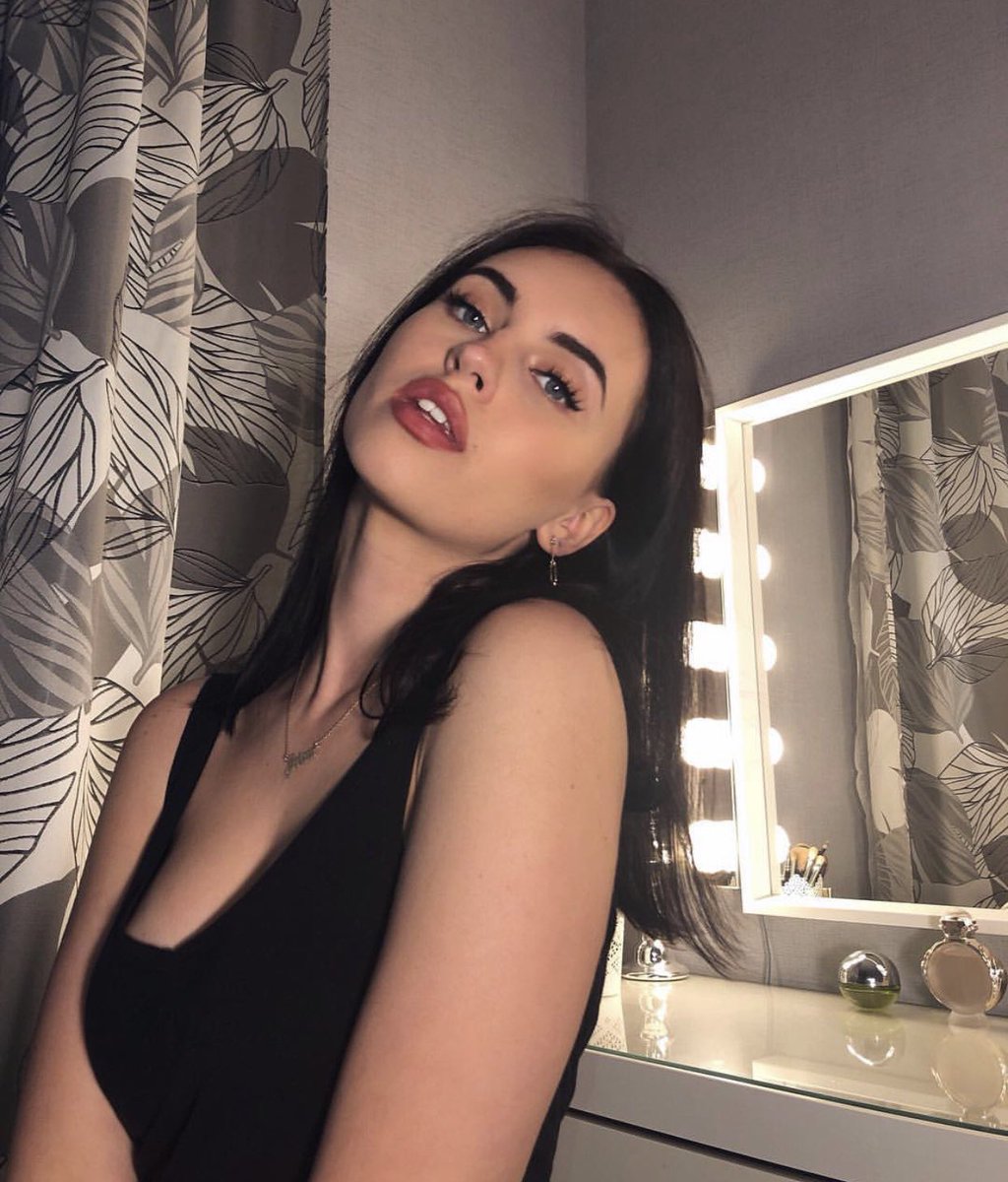 poetwhoree's tweet image. —;
𝐊𝐚𝐢𝐭𝐥𝐲𝐧 𝐖𝐢𝐥𝐥𝐢𝐚𝐦𝐬. 𝐍𝐒𝐅𝐖 𝟏𝟖+. 𝐀𝐫𝐭𝐢𝐬𝐭. 𝐏𝐨𝐞𝐭𝐫𝐲 𝐥𝐨𝐯𝐞𝐫. 𝐅𝐥𝐢𝐫𝐭. 𝐀𝐪𝐮𝐚𝐫𝐢𝐮𝐬. 𝐁𝐫𝐚𝐭. 𝐈 𝐚𝐦 𝐭𝐡𝐞 𝐬𝐰𝐞𝐞𝐭𝐞𝐬𝐭 𝐩𝐞𝐫𝐬𝐨𝐧 𝐲𝐨𝐮’𝐥𝐥 𝐞𝐯𝐞𝐫 𝐦𝐞𝐞𝐭. 𝐆𝐢𝐯𝐞 𝐦𝐞 𝐚 𝐫𝐭?