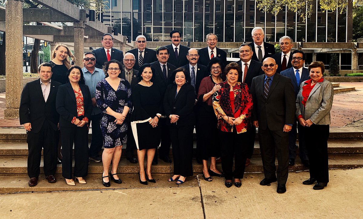 sernational's tweet photo. SER National Board Members present at the #SERNational2019 Conference 💼 ! #serstem2019 #sermujer2019 https://t.co/mtmdNd8Oq1