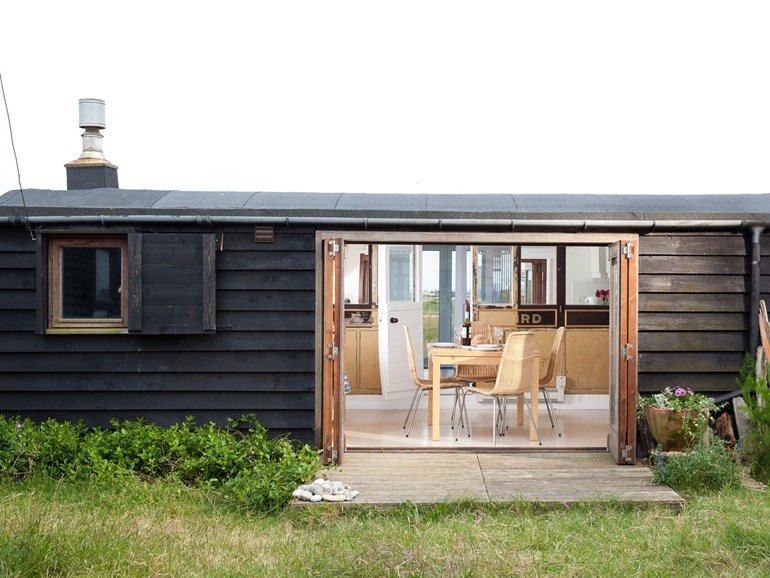 Stay at Stonihoe located in one of the UK's most visually striking and unique locations, Dungeness 👇
bramleyandteal.co.uk/cottages/stoni…
