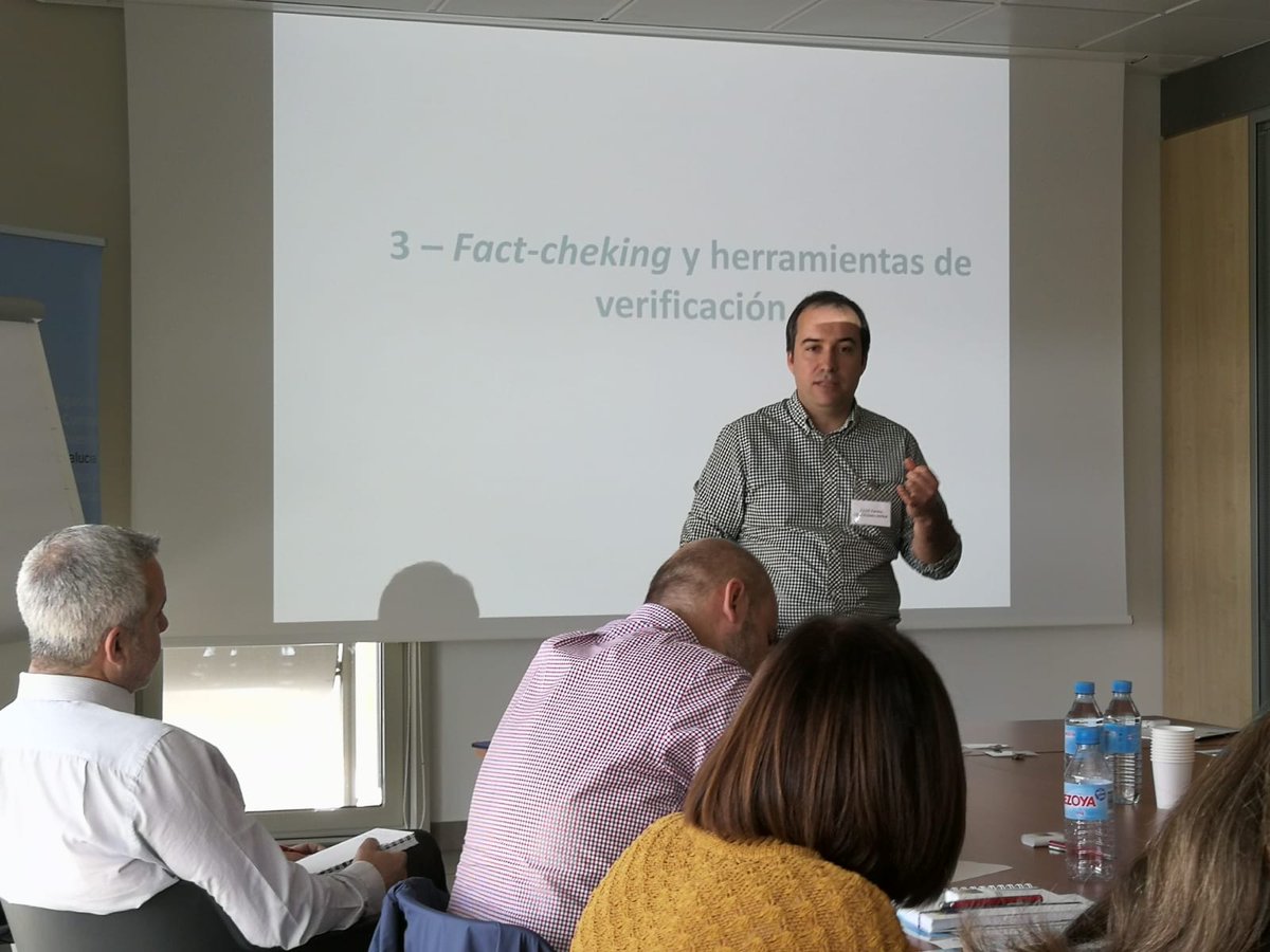 beacolado's tweet photo. Muy buena sesión sobre #FakeNews, #Factchecking y estrategias online de #mediosdecomunicación que funcionan con @Davarona de @LoyolaAnd y grandes #periodistas en @CTAndalucia
Estupendo profe. Gracias!!
#Periodismo #CTAdircom #periodismodedatos #posverdad @LoyolaExecutive https://t.co/9Z1nfEcr5a