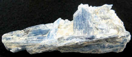 magickcrystl's tweet photo. Kyanite helps to attain serenity, and drives away stress, confusion, anger, &amp; frustration.  It promotes loyalty &amp; fair treatment to others, and helps open the lines of communication between people with different beliefs &amp; ideas. #crystalhealing #healingstones #healingcrystals https://t.co/k0lFZSQjQz
