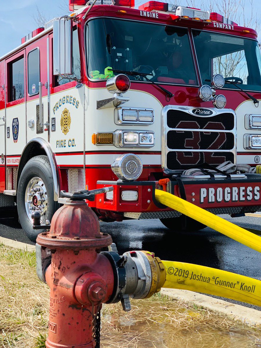 2GuysFRP's tweet image. With @ProgressFire32 today on @PierceMfg #Engine32 while they work on Chauffeur/Driver Training  testing. #EngineCo #Waterinwaterout #Hydrant #Plug #Fire #Fireman #Firetrucks #learning