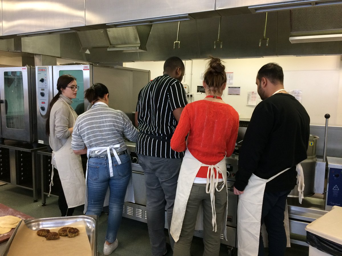 Cooking up a falafel storm!

#studenteats #veganfood