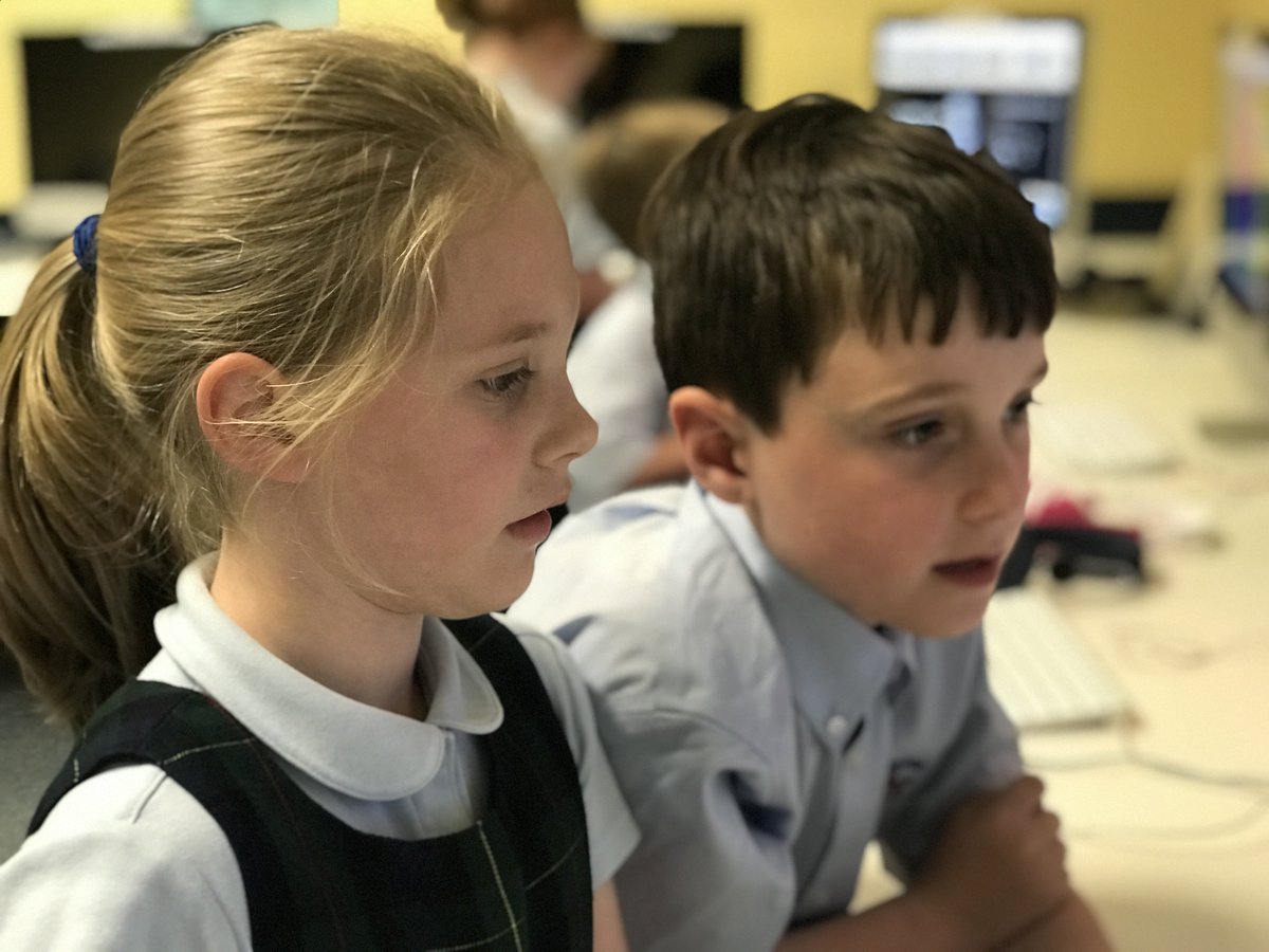 SJDSTXK's tweet photo. TechKNOW Tuesday's afterschool session allowed students to evaluate new digital tools and develop a design to publish and present content that customizes the message and medium for their intended audience. #ISTE https://t.co/yZMsgYiBHI