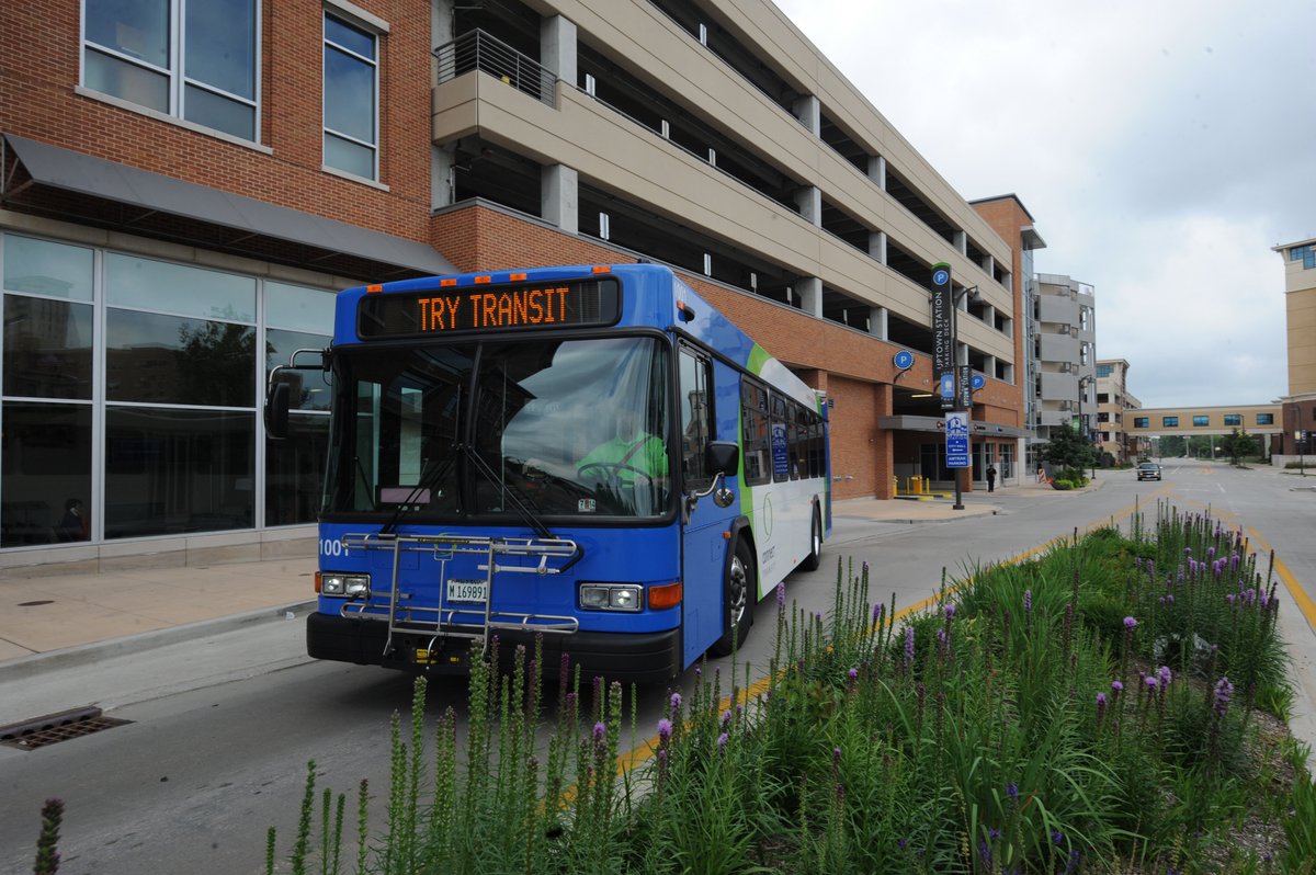 ConnectTransit's tweet photo. Every $1 invested in public transit generates $4 in economic returns. #GetOnBoard #ConnectTransit https://t.co/Tp1xwgAutk