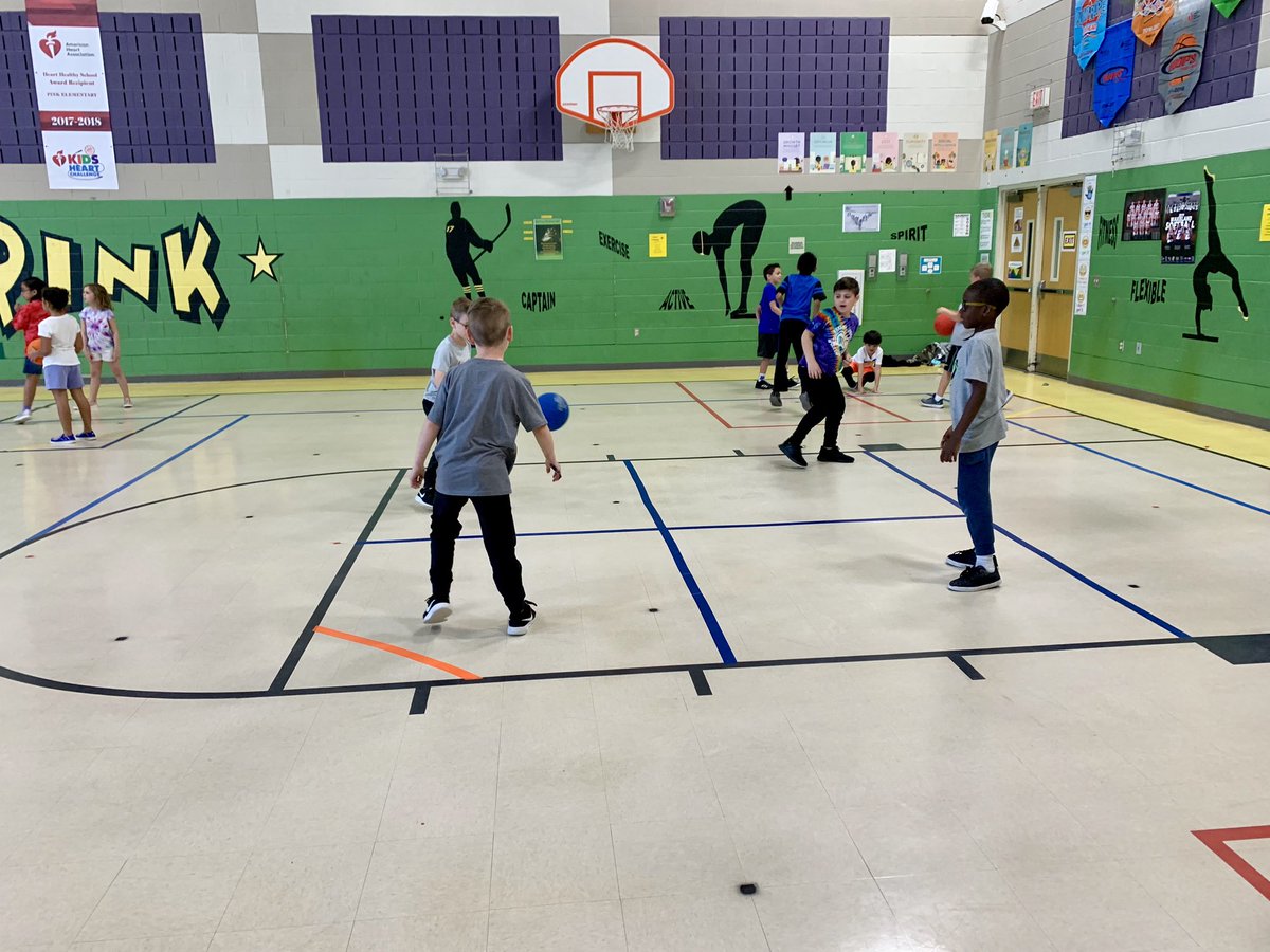 MistrPE's tweet photo. I love teaching 4-Square @PinkElementary - it’s such a great skill builder and #lifelonggame #KingSquareGoals #OurFISDStory https://t.co/BIAwFC2MjI