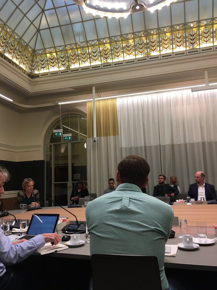 Bij de raadscommissie over schuldhulp, samen met @Samen_010 en @PauluskerkVW