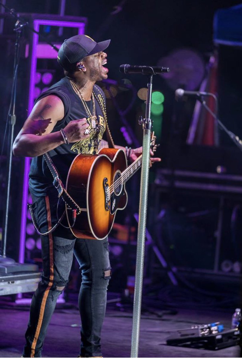 Country_Fan_86's tweet photo. Here are a few amazing 📸 of @JimmieAllen by @catcountry987 photographers from #SpringJam2019 #jimmieallen #youmakemewantto https://t.co/0jyEWDhGZG