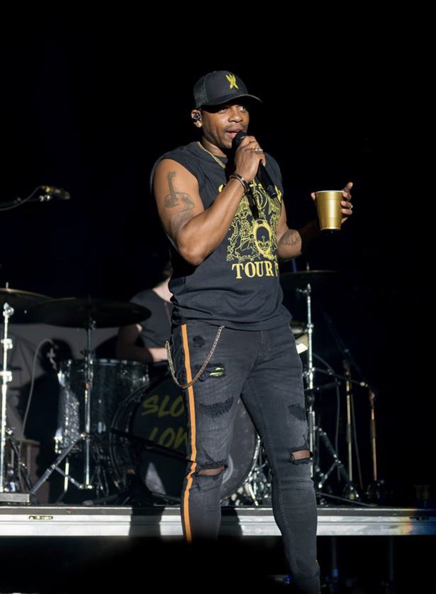 Country_Fan_86's tweet photo. Here are a few amazing 📸 of @JimmieAllen by @catcountry987 photographers from #SpringJam2019 #jimmieallen #youmakemewantto https://t.co/0jyEWDhGZG