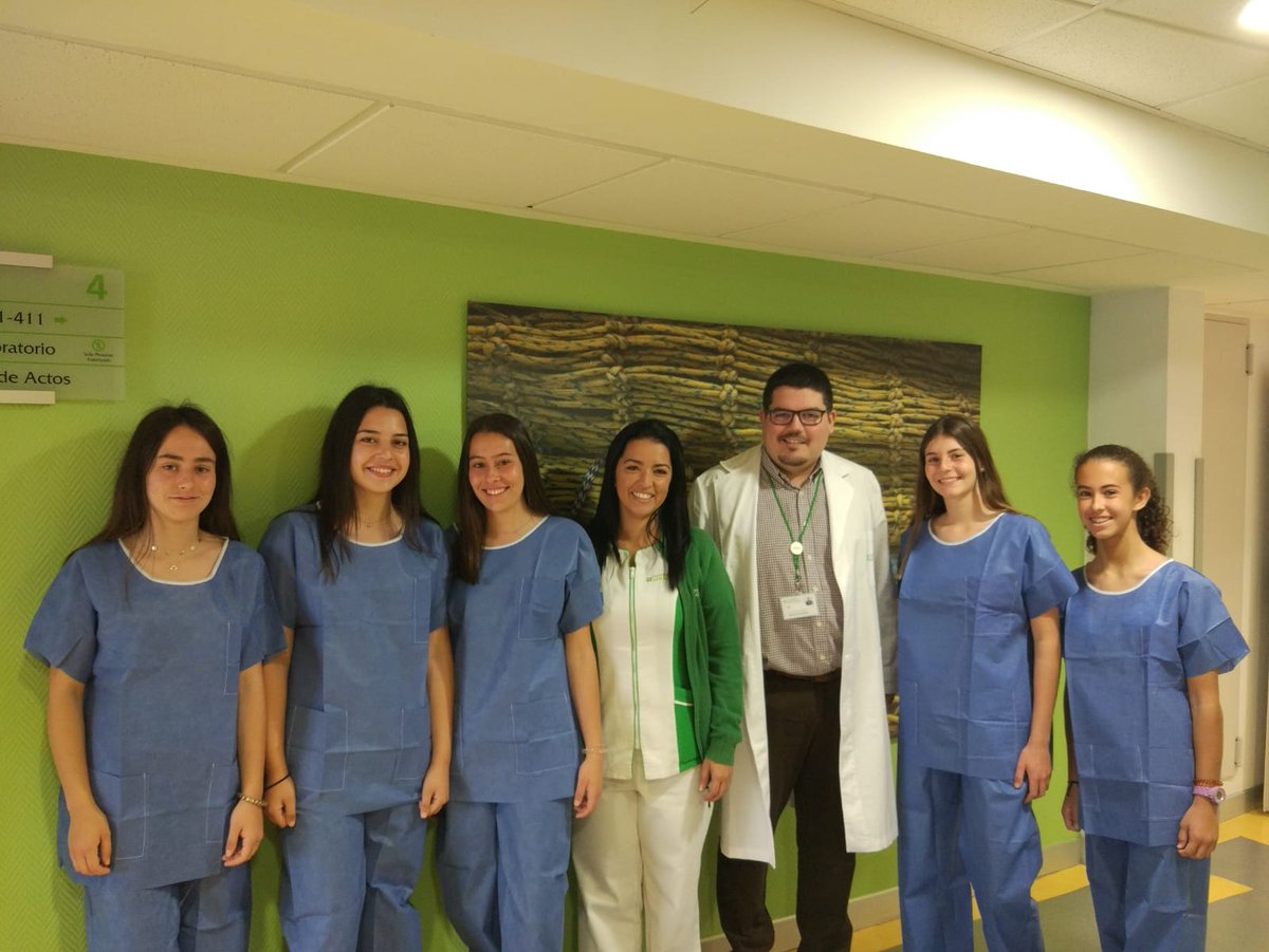 Atlantic_School's tweet photo. Las futuras doctoras de @Atlantic_School han tenido la suerte de pasar el dia en @HHSanRoque y ver cómo funciona un Hospital. Gracias por esta nueva oportunidad #educación #medicina #atlanticweek https://t.co/5FySRtdDGf