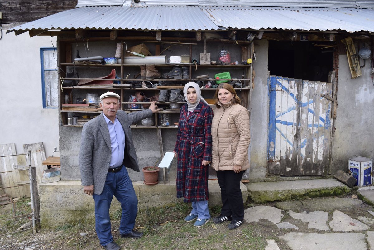 Gönül köprülerimizi daha da sağlamlaştırmak için ziyaretlerimize devm edyoruz. Tşkilat mensuplarımızla birlikte, İlçemize bağlı mahallelerimizi ziyaret ederek vatandaşımız ile selamlaşıyoruz. Bizlere gösterdikleri ilgiden dolayı mahalle sakinlerimize şükranlarımı sunuyorum.