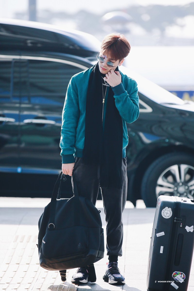 너만 보고있다
너만 사랑한다
우리 스니 생일축하해🎈
<a href="/JacksonWang852/">Jackson Wang</a> 
#GOT7⁠⁠⁠ ⁠⁠#JacksonWang #갓세븐⁠⁠⁠⁠ #잭슨 #KingJacksonDay #OurPrideJacksonDay