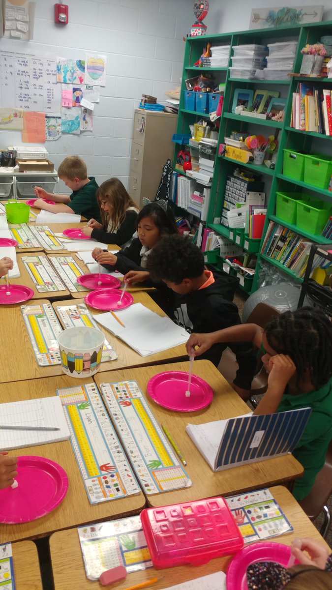 staceymonroe1st's tweet photo. Learning about weathering and erosion today using sugar cubes. Students shared out results with the class.  @PineGroveAP 
@ashleymayville @Michell12754597 https://t.co/UppVCbYNjJ