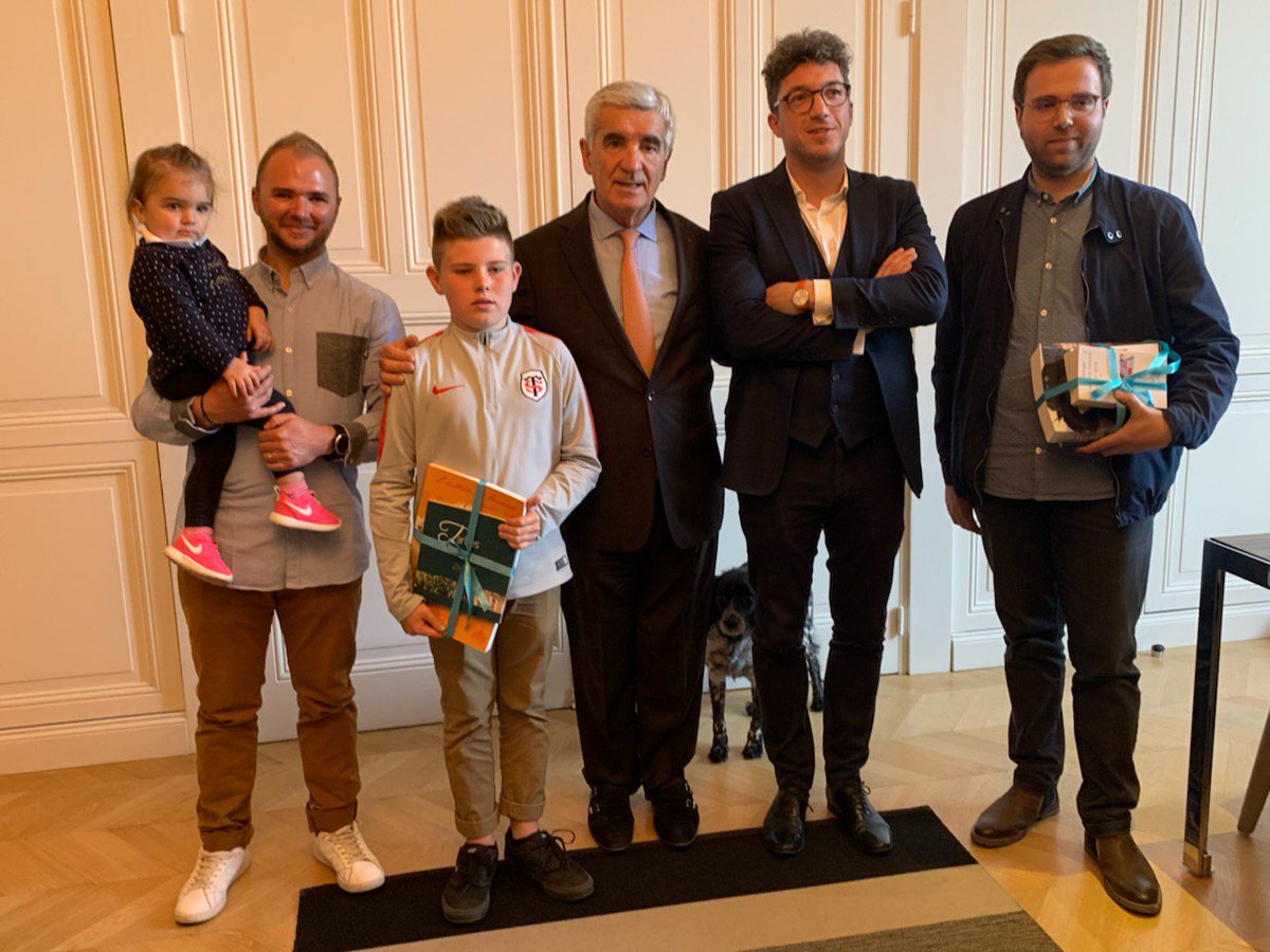 GerardTremege's tweet image. Hier soir j'ai reçu dans mon bureau les vainqueurs du concours #poesie initié par le réseau bus Alezan @groupekeolis et #AggloTLP