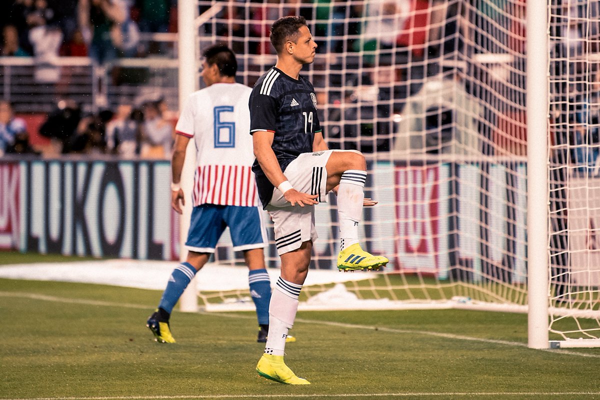 Chicharito anotó su gol 51 ante la Selección de Paraguay