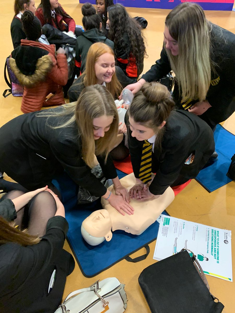 CampsmountAcad's tweet photo. As you can see, our girls really enjoyed the annual #ExploreSTEM event @sheffielduni #WomenInSTEM #sheffoutreach #ExploreSTEM https://t.co/E5gyLVJlT2