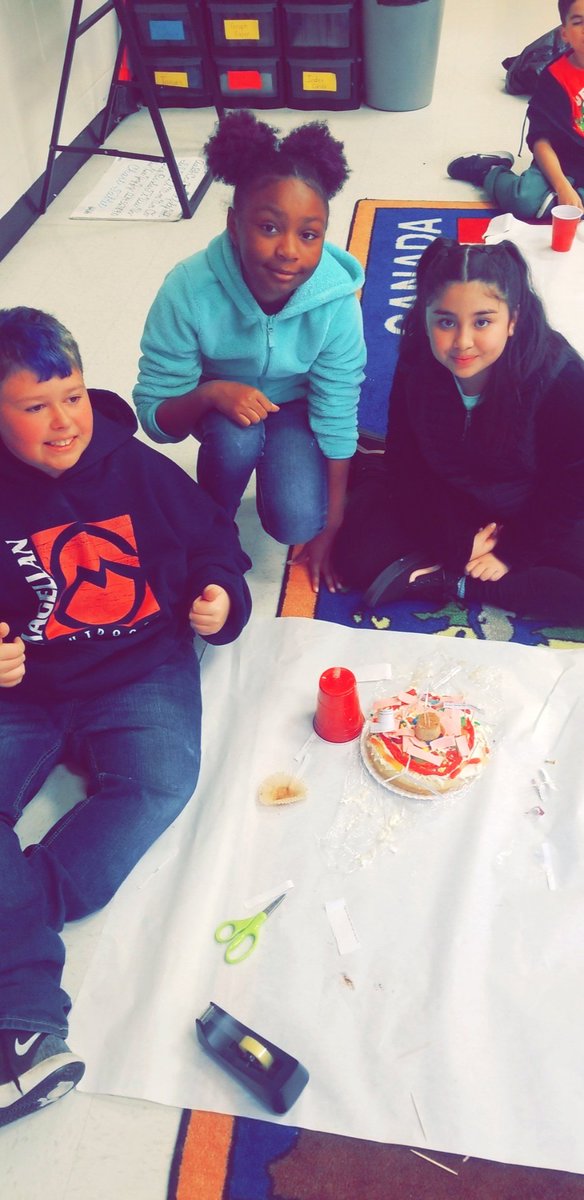 Dee_justteach's tweet photo. Finished products! Edible animal cells using candy to represent the organelles! @GCES_GoneGlobal #ccsscience #cells #scienceisfun https://t.co/AVYbsVlq7T