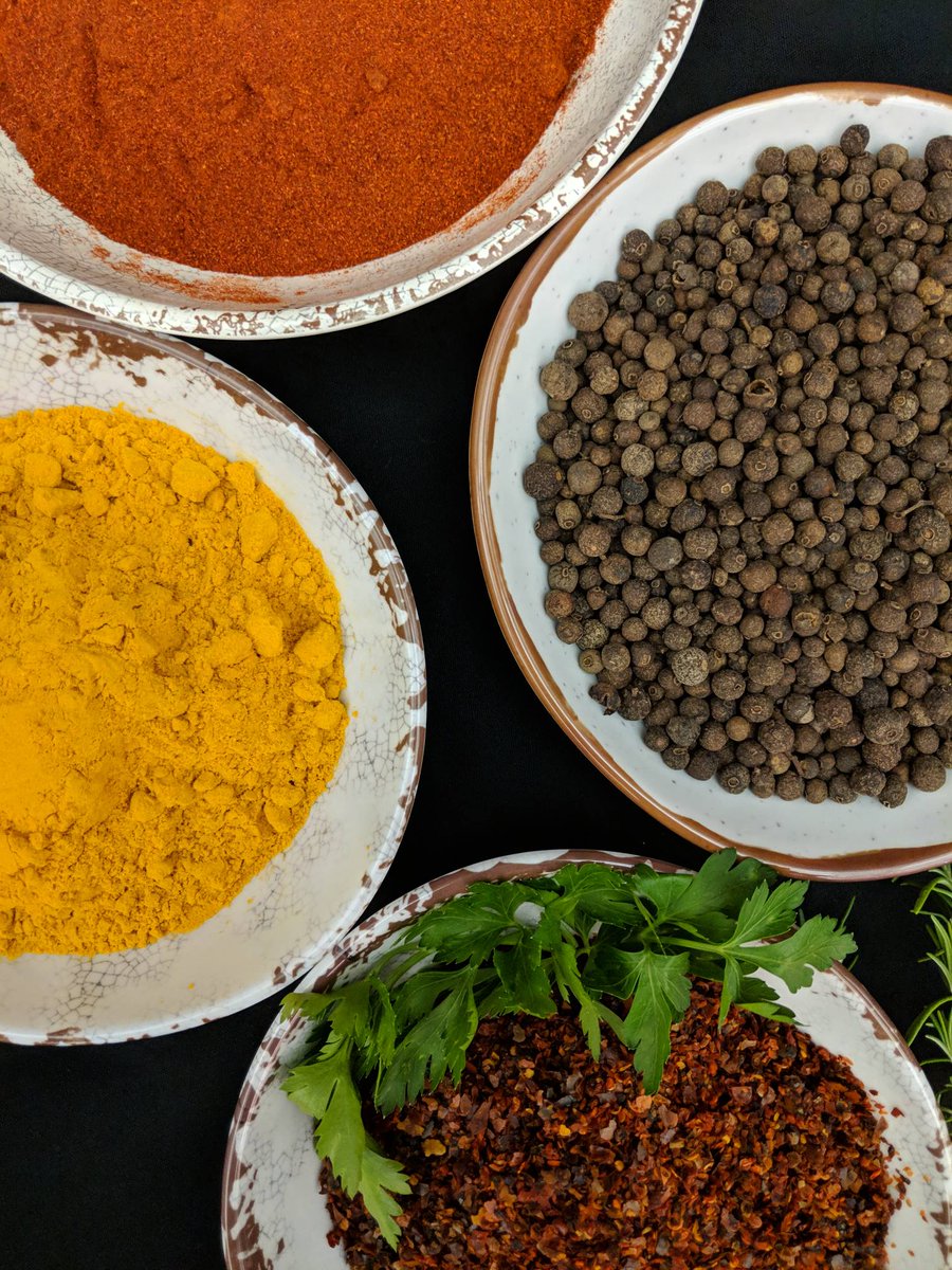 NeomondeDeli's tweet image. The Neomonde Difference: We use FRESH spices. (Clockwise: paprika, peppercorn, Aleppo pepper, turmeric.)

Spices come from their counties of origin (it makes a difference). Taste in our food or get your own in our market. #spiceislife #mediterraneandiet