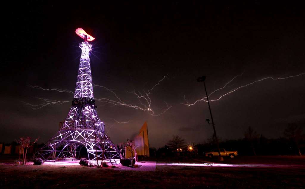 SergioChapa's tweet photo. SLIDESHOW: 30 unusual travel destinations in Texas. I've only been to 12 of them, so that means I got some traveling to do! https://t.co/yO2lLLS9cC (via @DarlaGuillen) #TXHighways #Houston #Texas https://t.co/nDhrEOE8xn